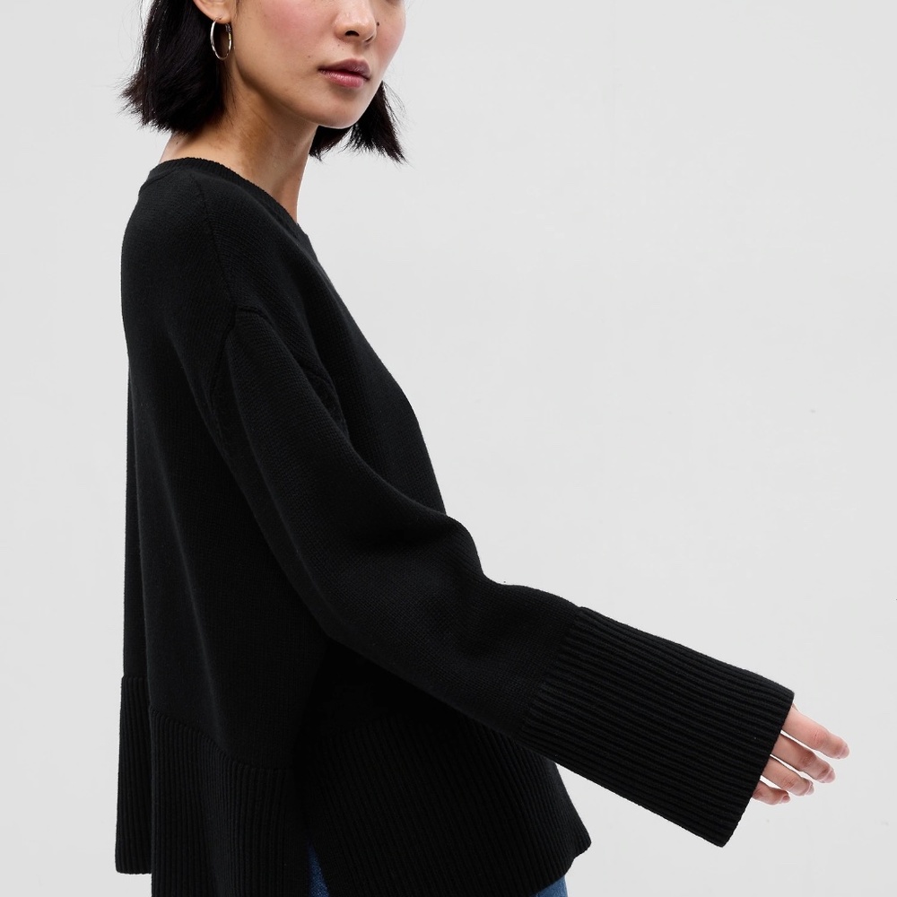 Gap 24/7 Split-Hem Crewneck Sweater
